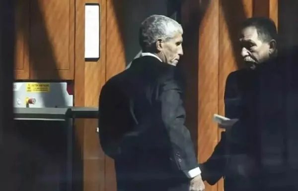 美国名校招生舞弊案涉案明星获刑,此事的具体是什么?