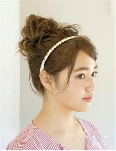 韩式花苞头的扎法步骤图解