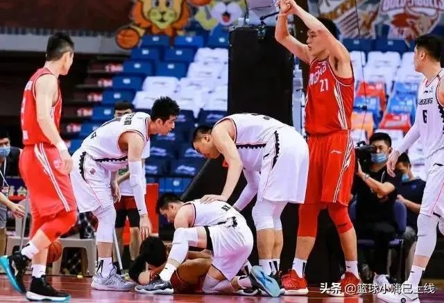 换帅如换刀,郭士强下课辽宁大胜青岛,他们是“演员”?如何评价?