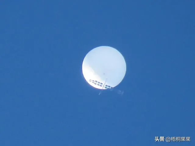 日本上空不明球体