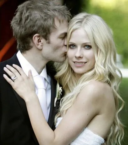 艾薇儿婚礼图片曝光  狂欢至次日凌晨6点