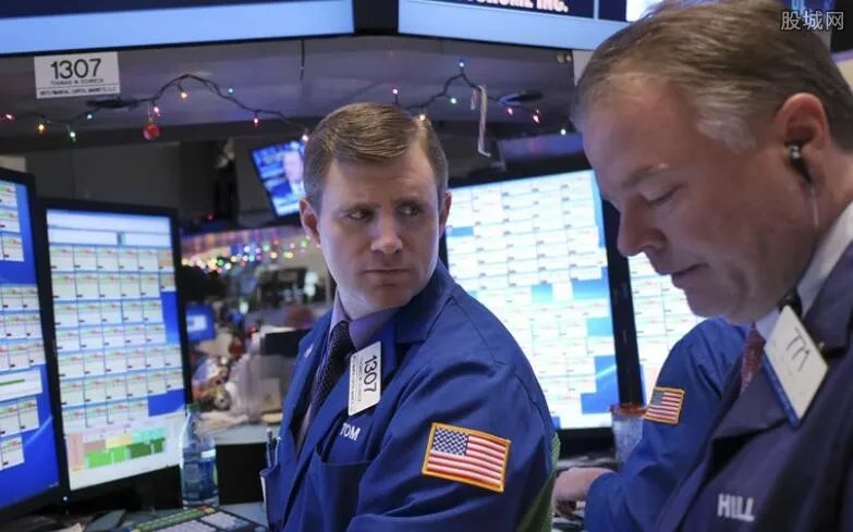 美国新冠肺炎确诊近200万例 美股还会不会大跌？