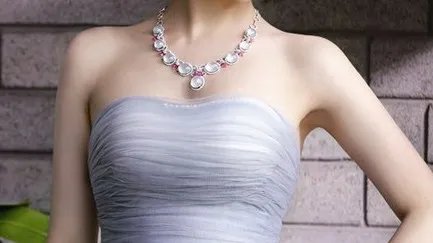 娜高假体价格是多少?