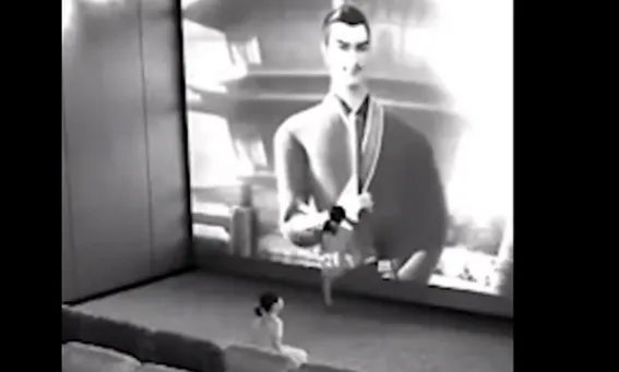 家长放任熊孩子观影踢坏银幕，损失多少？