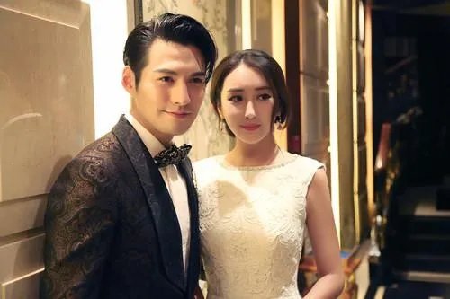 杜若溪亲热戏“被抓包” 杜若溪严宽的结婚照大全