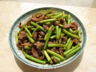蒜薹炒鸡胗