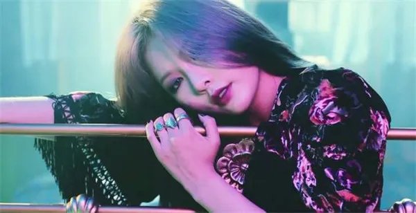 张贤胜为什么取关泫雅闹翻了吗 张贤胜和泫雅有交往吗什么关系