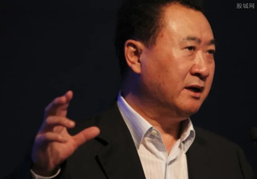 王健林抢马云首富 王健林对马云有何评价