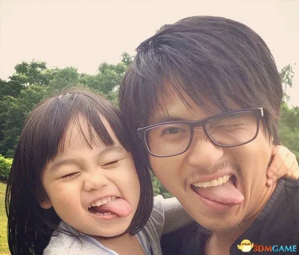 韩寒妻子再生子 国民岳父将转型再当“国民公公”？