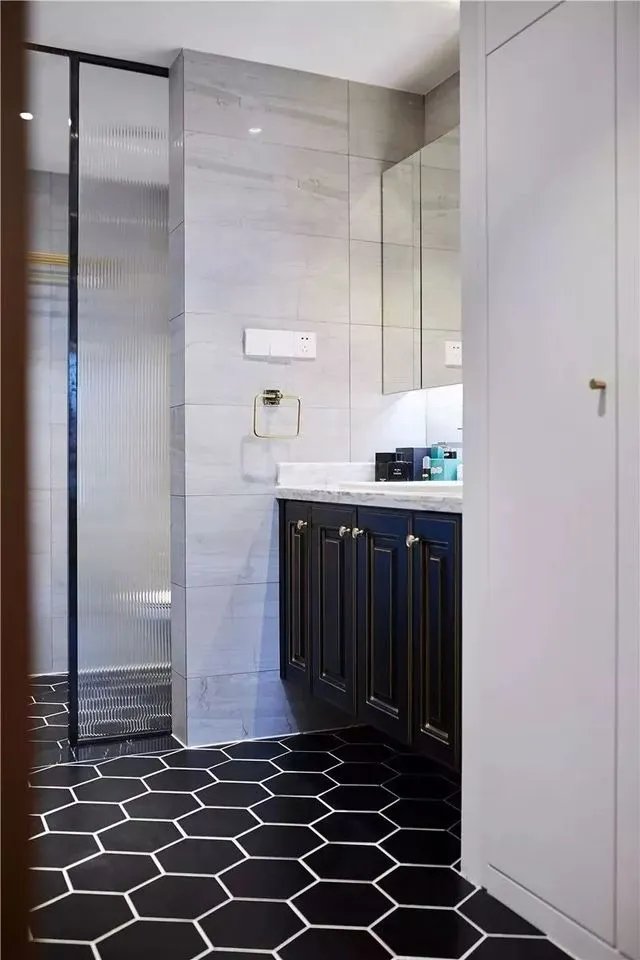 适合卫生间铺的地砖，56款效果美图供参考！