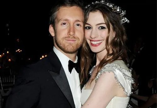 海瑟薇首曝怀孕照曝光 好友透露其积极锻炼保持体形