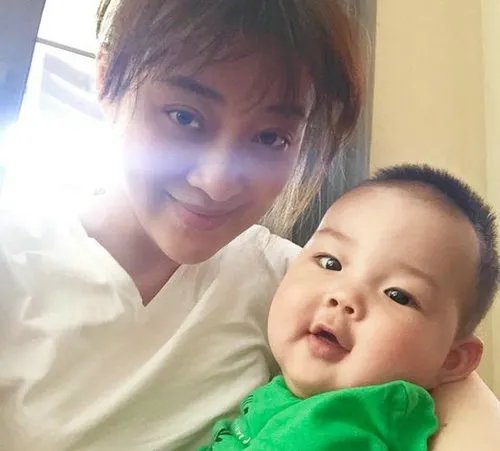梅婷二胎孩子曝光 老公曾剑怕老婆太累