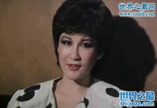丁佩和向华强的女儿向咏恒，身份尊贵现为珠宝界CEO 