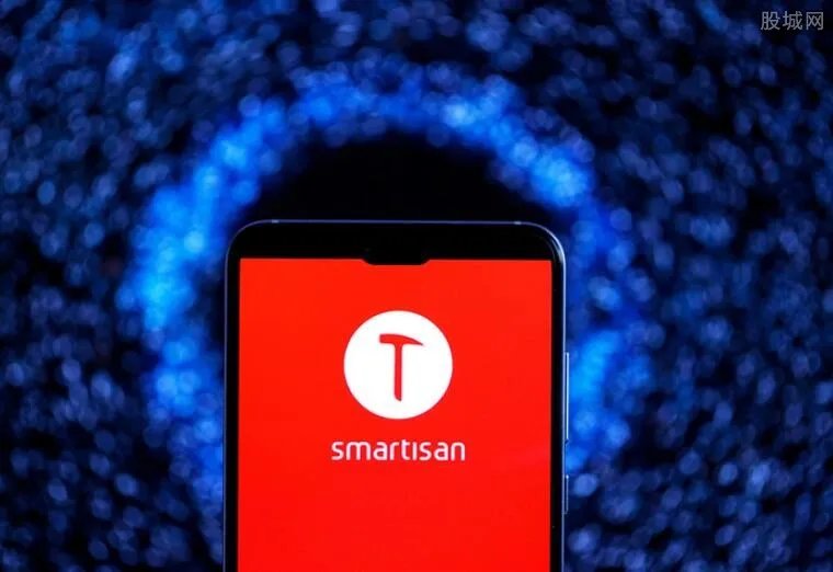 锤子10位高管退出 罗永浩卸任原因曝光