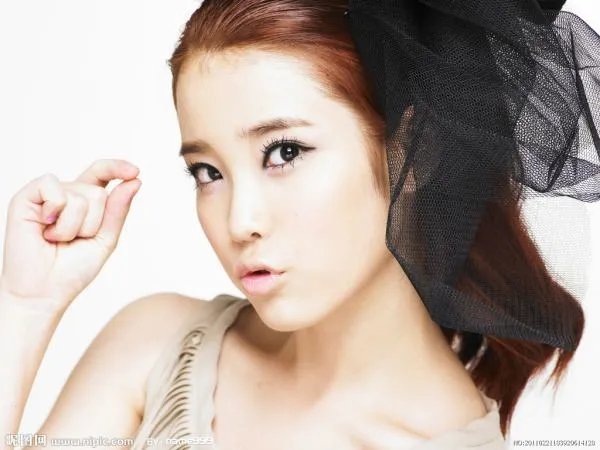 英雄豪杰 100808 iu早晨唱的歌曲