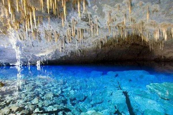 世界十大地理奇观 伯利兹蓝洞上榜,第八是“地狱之门”