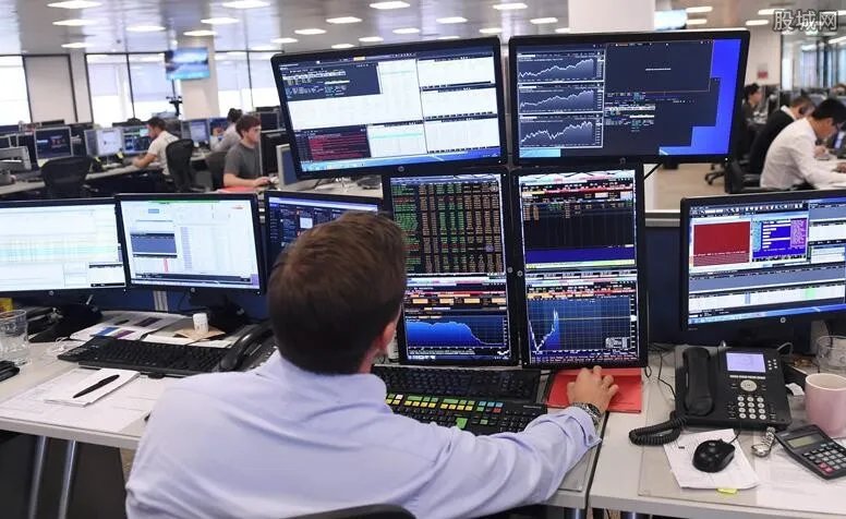 约翰逊称英国已度过疫情高峰 富时100指数会上涨吗