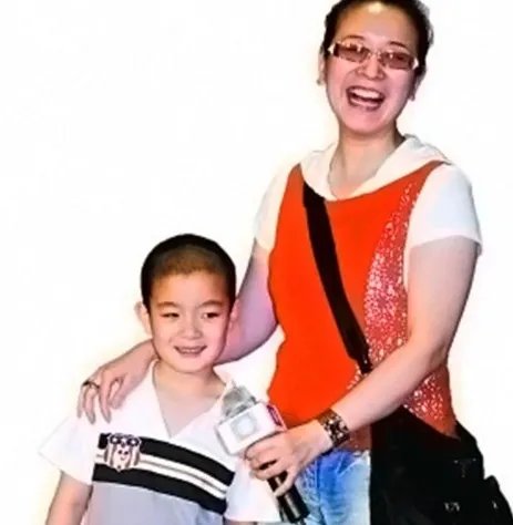 黄绮珊涂惠源儿子 揭秘其儿子老公照片曝光