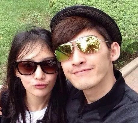 做客天下女人张翰郑爽 羞涩谈吻戏