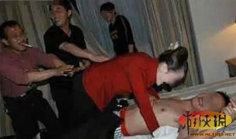 长假全球结婚热 大尺度闹洞房堪比《一路向西》