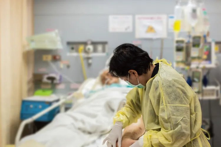 从医56年，肿瘤专家患胃癌，临终前坦言：没想到手术会这么痛苦