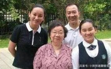 侯耀文前妻嫁“侄子”，当年究竟发生了什么？