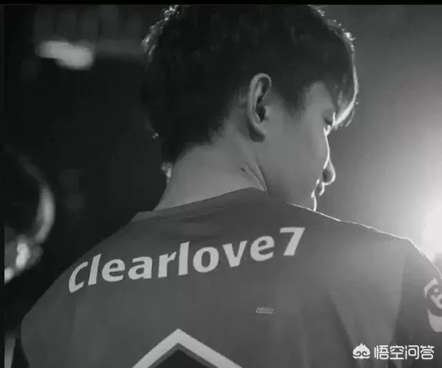 厂长微博发文暗示自己要退役，一番话让众多玩家流泪！网友：别退役啊。你怎么看？