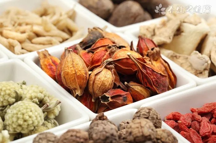 睫毛膏晕妆怎么处理 睫毛膏卸不掉怎么处理