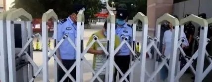 考生临考前12分钟在等妈妈，母子相见为什么会痛哭？