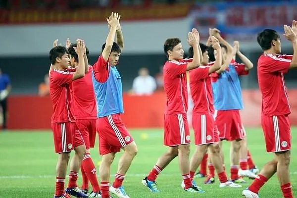 国奥男足0-0踢平沙特，中国男足与沙特有哪些技术差？