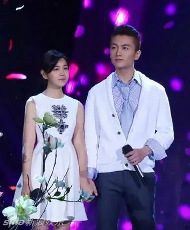 八一八：陈晓陈妍希恋情曝光 昔日合影满满的爱