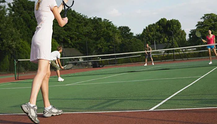 网球鞋特点有哪些 网球鞋适合平时穿吗