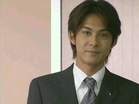 柏原崇佟丽娅亲密照流出 柏原崇是谁