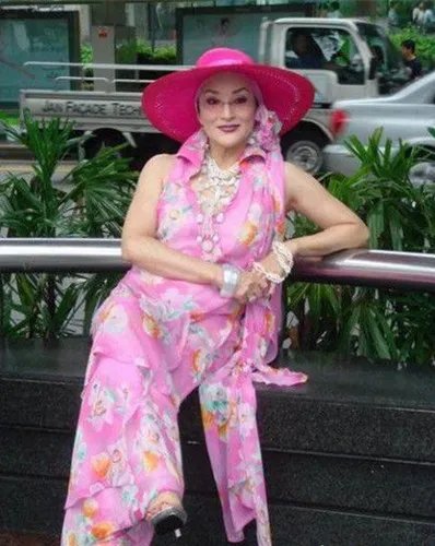 陈莎莉儿子车亮逸曝光  曾离异两次自称很知足