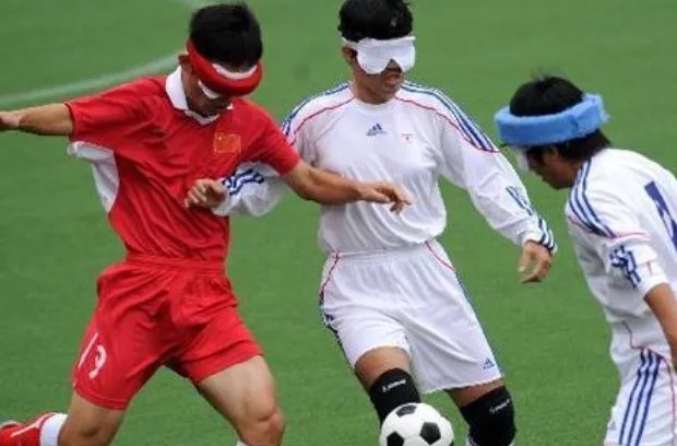 中国盲人男足夺冠，他们怎样做到“称霸亚洲、世界一流”？