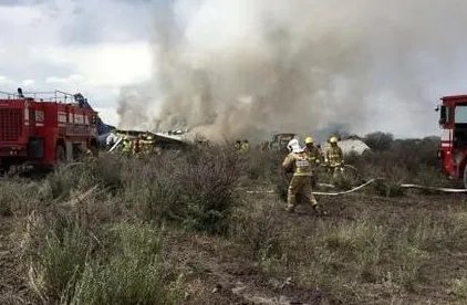 墨西哥客机坠毁原因是什么？