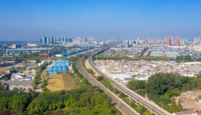 火车过桥为什么要鸣笛 火车过桥为什么要鸣笛停留