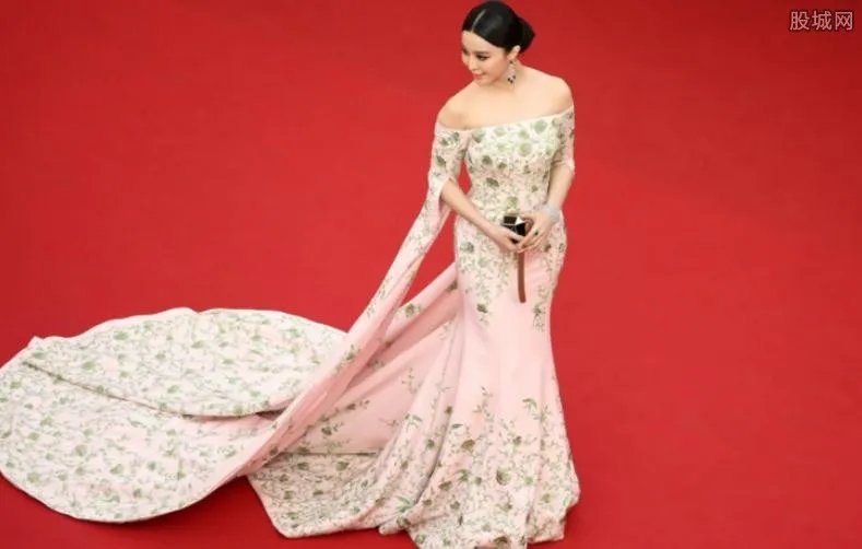 范冰冰前世照太吓人 她在2000年已死亡令人震惊