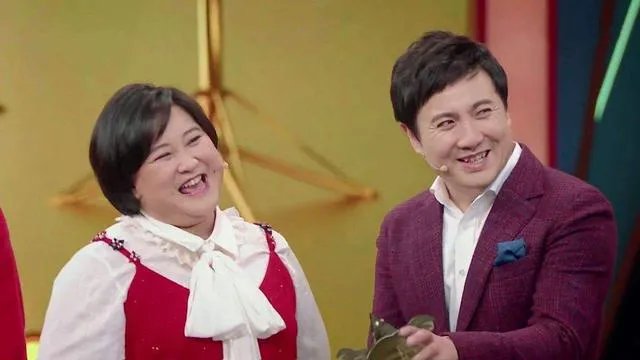 沈腾把刘德华名牌撕下送贾玲，对于沈腾此举你有何评价？