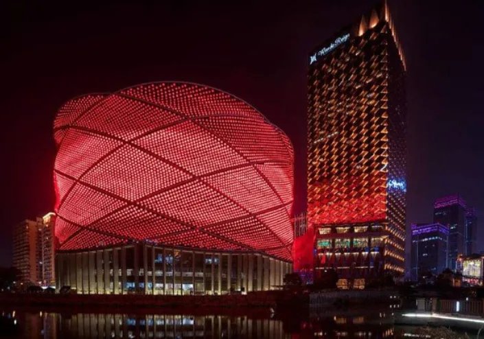 抗疫者看演出身亡