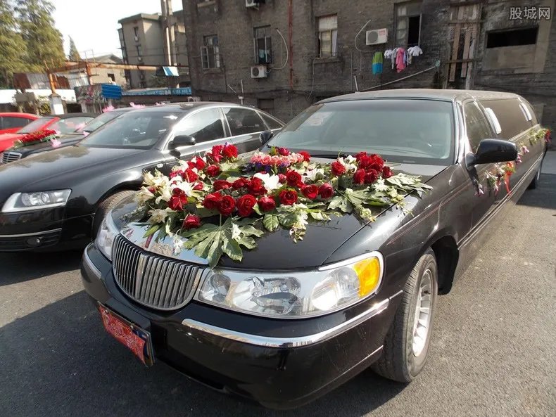 林肯加长婚车出租价格 林肯加长租一天要多少钱