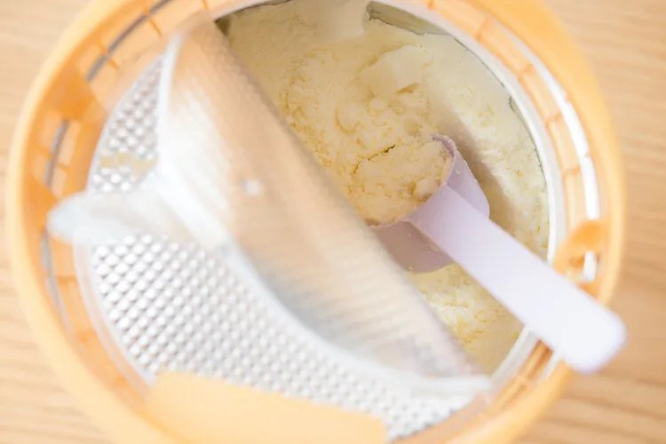 香港多款奶粉检出致癌物，孩子们还能喝到安全奶吗？