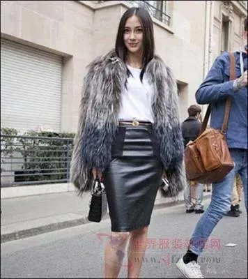 有质感的帅气皮衣和毛茸茸的单品，你觉得哪个更时尚？