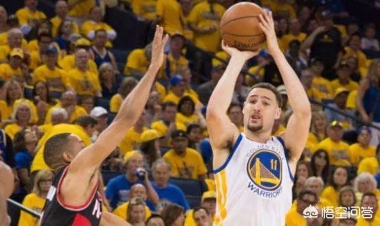 克莱汤普森14个三分打破库里记录,你觉得库里、杜兰特和汤普森谁的三分更稳定?为什么?