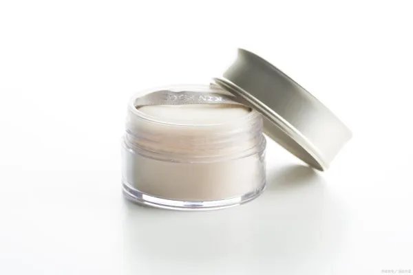 资生堂悠莱眼霜好用吗,悠莱眼霜适合年龄大家是如何评价的呢?