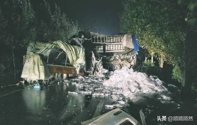 10月4日吉林两货车相撞，目前已造成18人死亡，事故原因可能是什么？