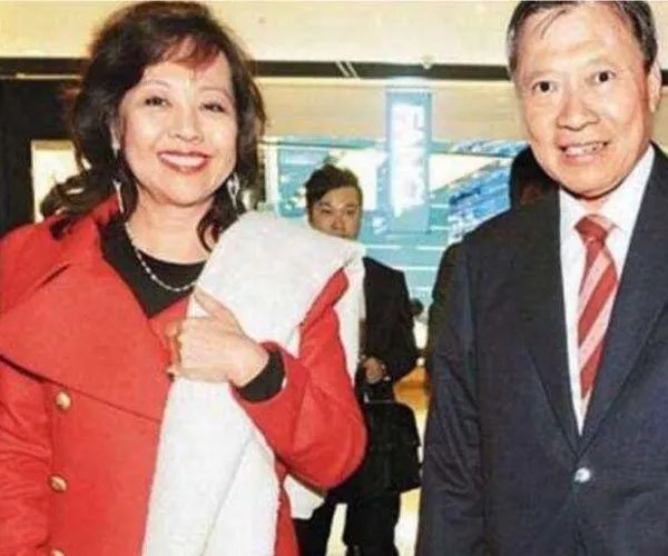 张子强妻子罗艳芳现状照片 罗艳芳是个很聪明的女人