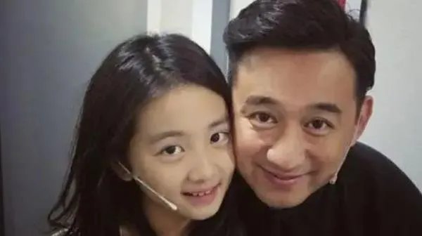 《陪你多读书》就黄多多读错字道歉 黄多多表示：接受大家批评监督