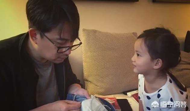 黄磊自曝重女轻男，得知第三胎是男孩略失望，你怎么看？