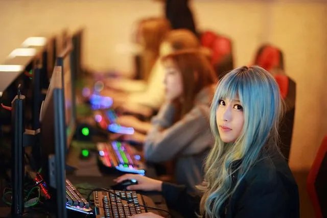 乱嗨门女主西法现状 沦落陪玩打单赚钱